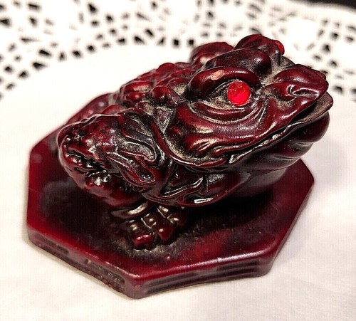 Feng Shui Lucky Frog Figurine 3-legged Cinnabar Red Money Toad Without Coin. - Picture 2 of 5