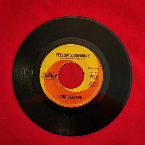 Beatles Yellow Submarine Eleanor Rigby 5715 Capitol Record 45 Lennon McCartney
