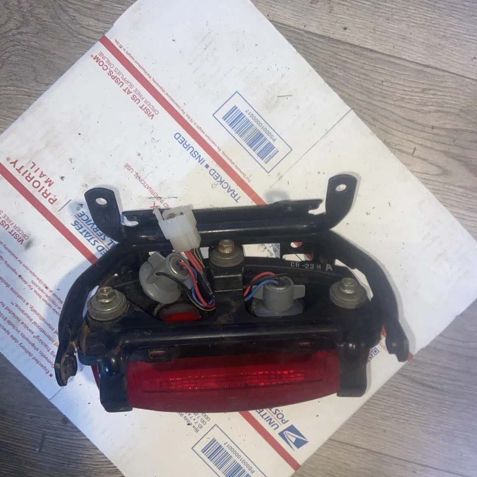 Conjunto de lente de luz trasera 93 Kawasaki Ninja ZX7R ZX7 ZX 7 R 7R ZX750 Foto 3 de 3