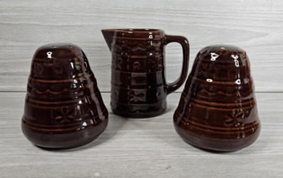 Vintage Marcrest Daisy & Dot Brown Beehive Stoneware Salt & Pepper Shakers