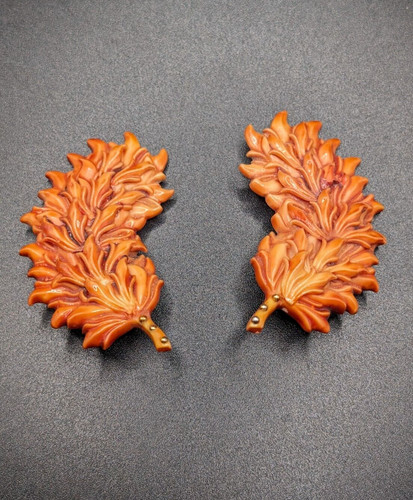 Vintage 1930's Deco Burlesque Feather Plumes Clip-on Earrings Thermoset & Brass