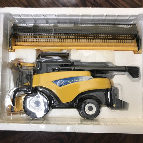 Ertl New Holland CR980 Combine W Grain Head Model 2006 Britains 1:32 Detailed - Picture 8 of 12
