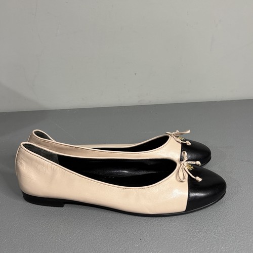 Tory Burch Leder Ballerinas Größe 10 Kappe Zehe schwarz neutral Kombi - Bild 2 von 8