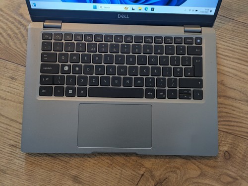 Dell Latitude 5330 Core i5 1245U 16GB 256GB 13.3" Touch Garanzia Gen 2026 009 - Foto 3 di 12