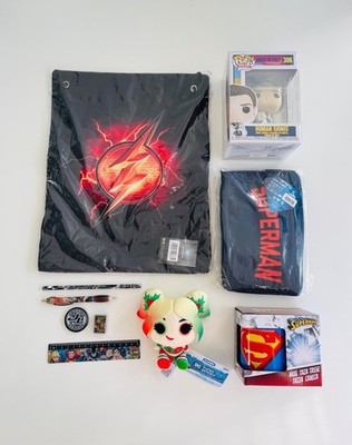   DC SUPERHERO FAN BOX   FLASH, SUPERMAN & MEHR!  