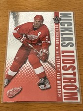 2002-03 Vanguard #38: Nicklas Lidstrom Hockey Card Silver Red Foil Detroit