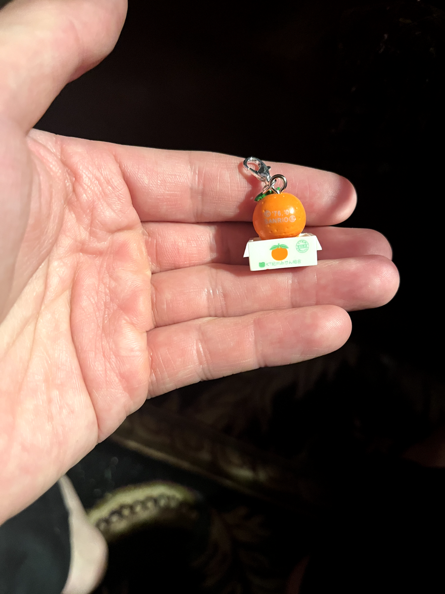 バ*ー様 す*し様 数量限定発売　GOTOCHI KITTY 金環日食バージョン Sanrio Hello Kitty Kishu Mandarin Oranges Wakayama Gotochi Charm