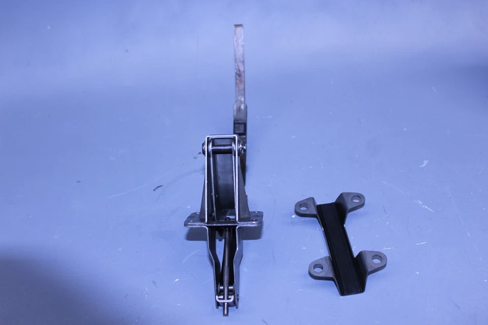 1982 V45 SABRE HONDA CAM TIMING CHAIN GUIDES REAR - Image 4 of 4