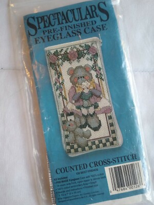 Spectaculars 126 Best Friends Bears Counted Cross Stitch Eyeglass Case Kit
