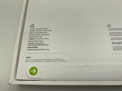 Apple Magic Keyboard for 13" iPad Pro (M4 7th Gen) MWR43LL/A - White - Photo 2/7