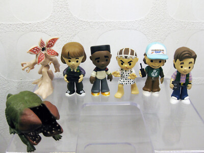6x Stranger Things Sammelfiguren: Mystery Minis (Netflix Funko 2022) 7,5 cm