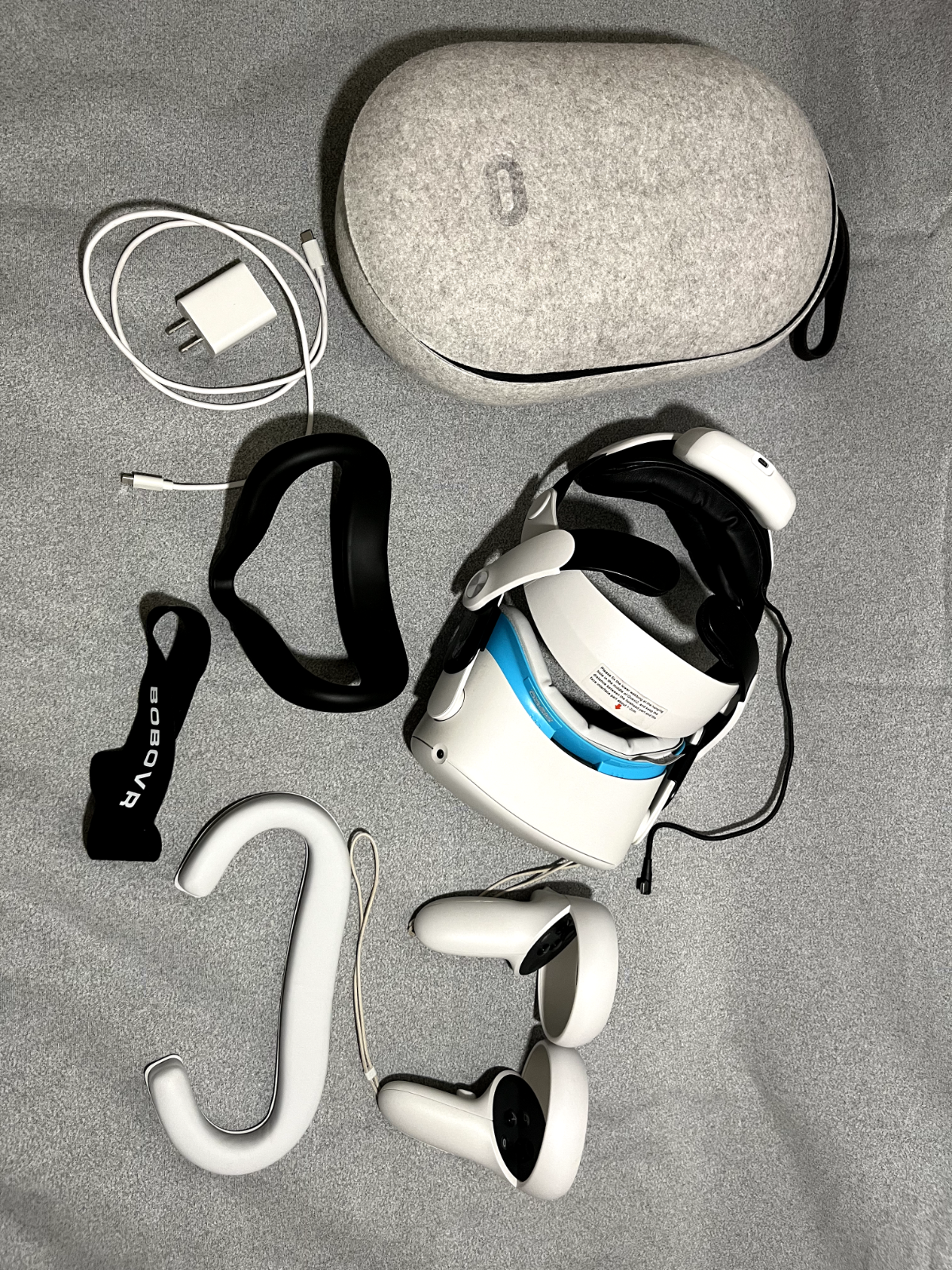 Meta Quest 2 64GB VR Headset with Controllers White Includes Charger & Accessories Pre-Owned  -image