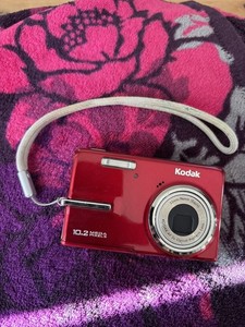Kodak EasyShare M1073 Is Digital Camera 10.2MP, Red *UNTESTED*