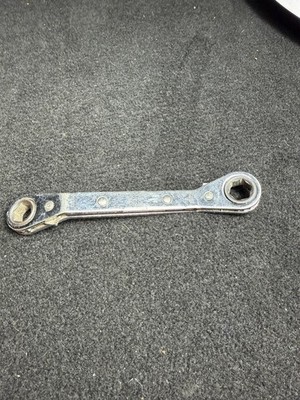 KLEIN 68236 OFFSET RACHETING 6-POINT WRENCH 3/8'' & 7/16''