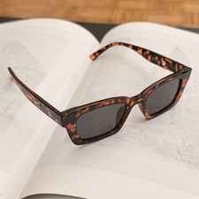Tortoise Square Sunglasses with Dark Lenses Unisex
