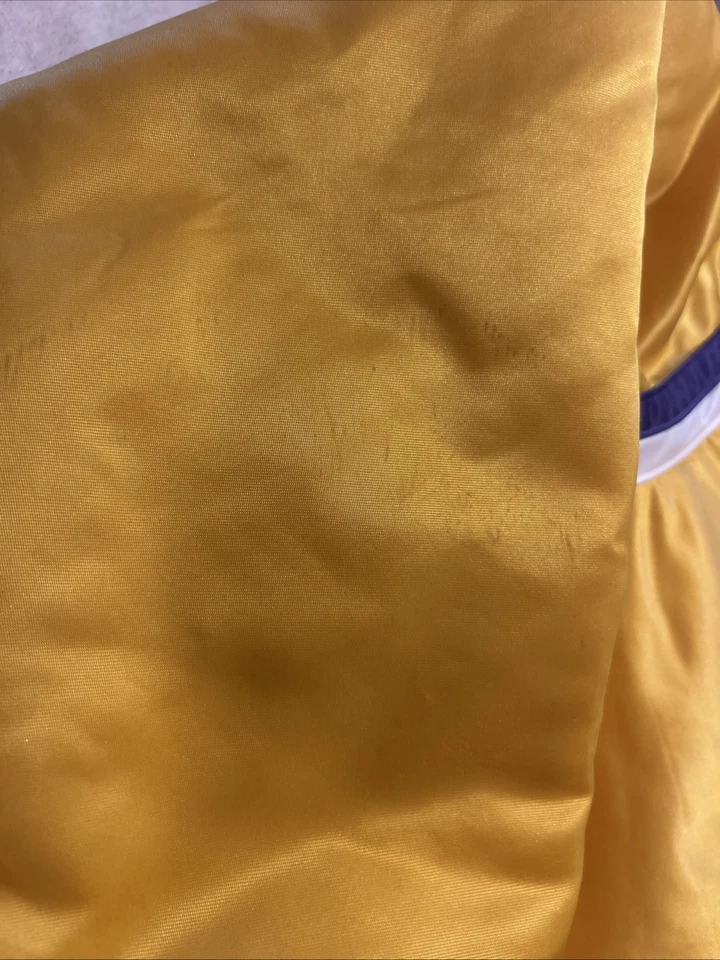 Chaqueta de iniciación Los Angeles Lakers - Amarillo satinado - Talla mediana - Hecha en EE. UU. Foto 2 de 4