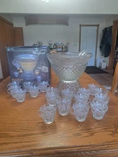 Anchor Hocking Vintage 21-Piece Wexford Pattern Punch Bowl Set Original Box
