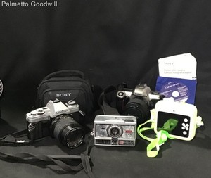 Lot of 5 Cameras PARTS ONLY