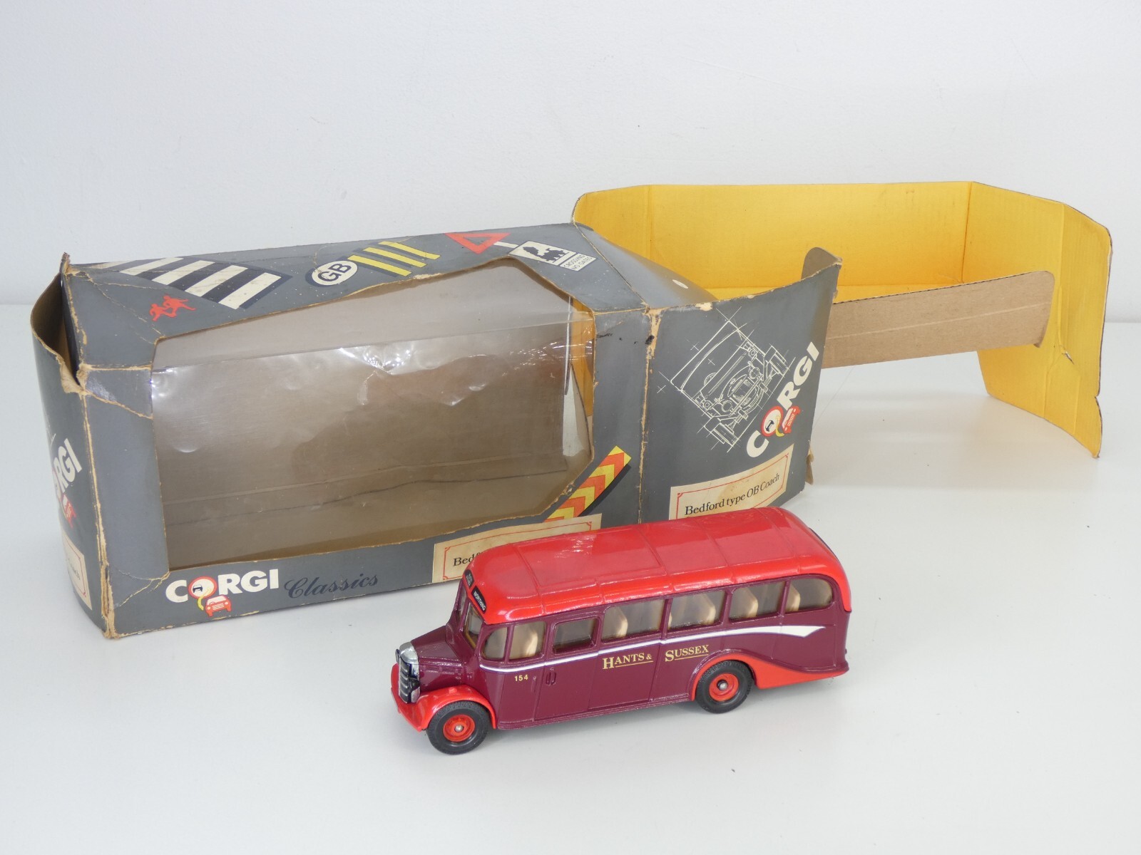 CORGI ORIGINAL OMNIBUS BEDFORD OB COACH HANTS & SUSSEX 60TH ANNIVERSARY - 42603