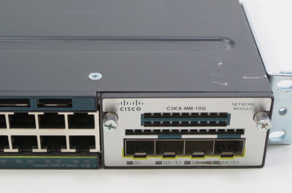 Conmutador de red Cisco WS - C3560X-24P Series POE+ 24 puertos 1 puerto defectuoso Foto 2 de 4