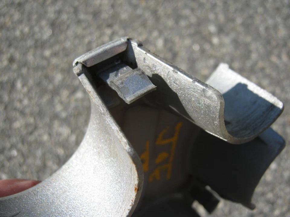 Один заводской центральный колпак колеса из сплава 1986–1990 Toyota Supra 71698 - Изображение 2 из 4