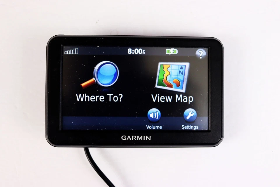 Garmin Nuvi 50LM GPS Navigation System Bundle w/AC And Car Charger - Image 2 of 4
