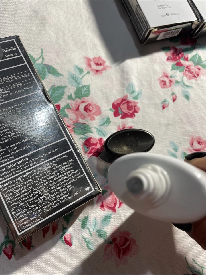 Botas Nº7 City Crema Hidratante Tintada Ligera FPS15 JUSTO RETIRADO Interior Sellado EXP LEER Foto 2 de 4