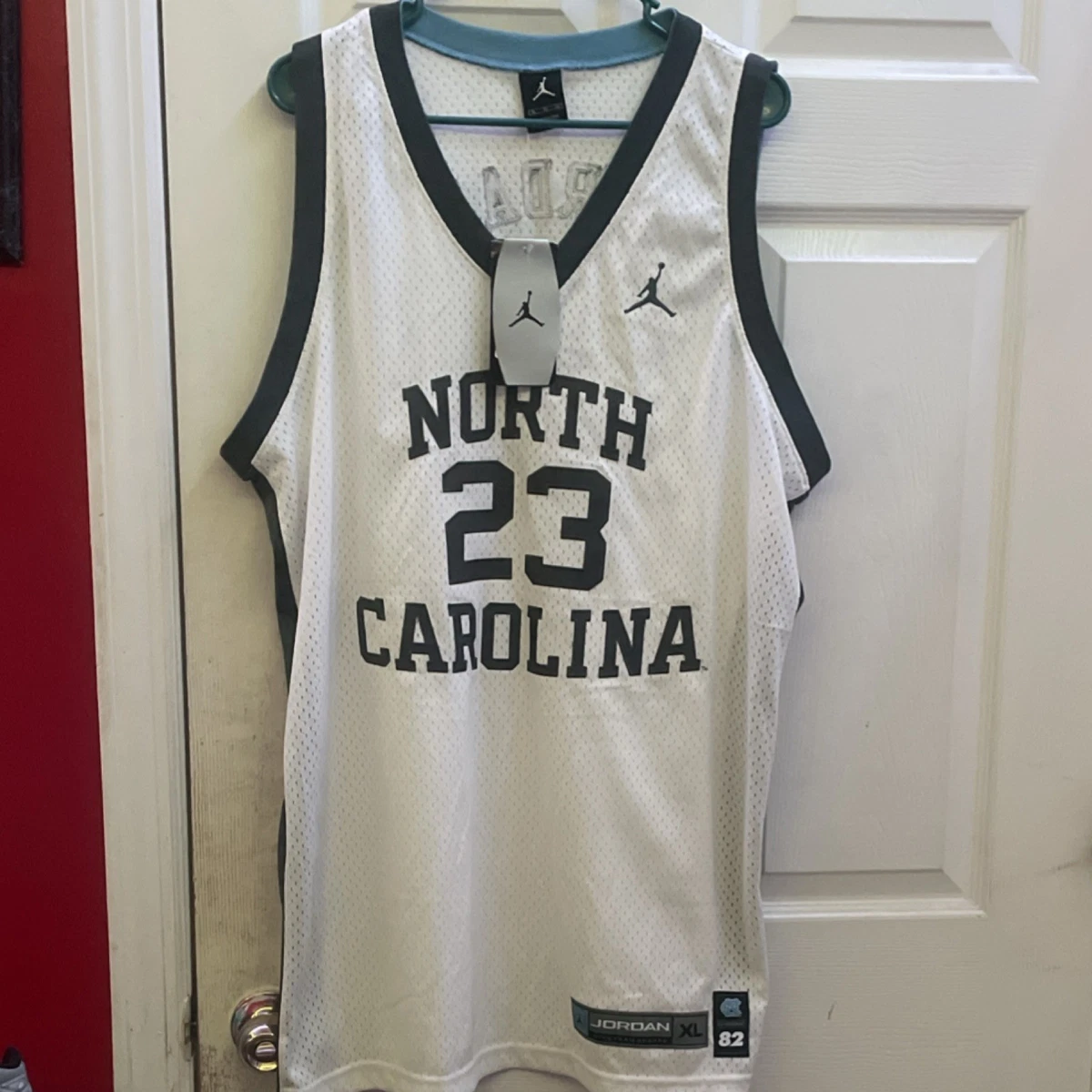 Preços baixos em North Carolina Tar Heels Preto NCAA Jerseys | eBay
