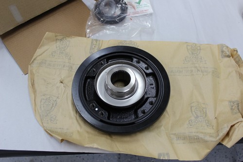 NEW GENUINE GM 20-24 2500 Differential Drive Pinion Gear Yoke 84757360 85111015 - Picture 2 of 3