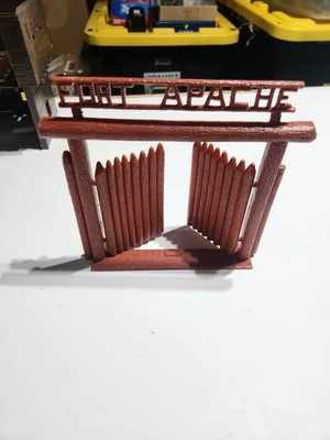 Red Fort Text ONE VINTAGE INTACT MARX FORT APACHE HARD PLASTIC RED FRONT GATE WITH ...