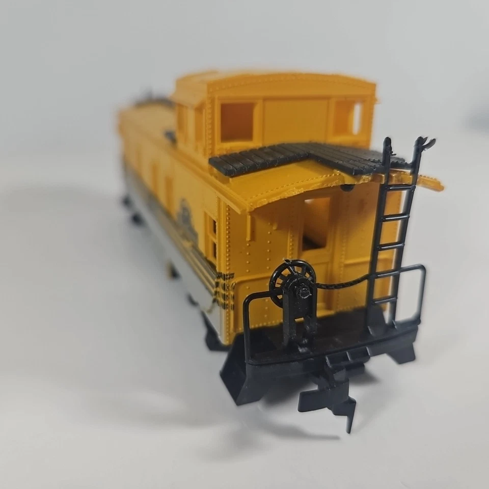 ROCO Rio Grande Model Railroad Caboose - Image 3 of 4