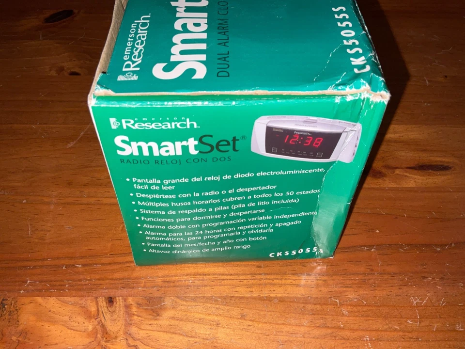 Emerson Research Smart Set Dual Auto Setting Alarm Clock CKS5055S - NEW - Image 4 of 4