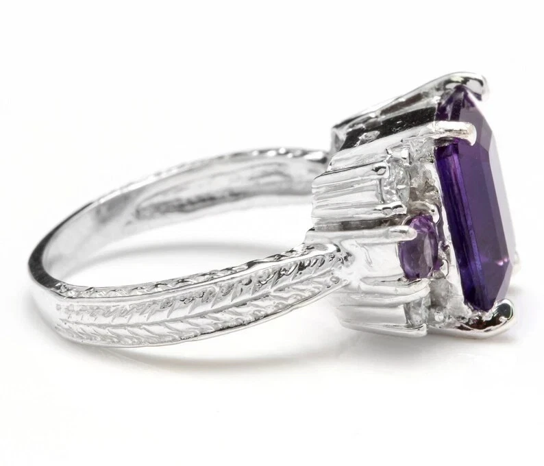 Alianza de oro blanco macizo de 18 k con diamantes amatista natural talla esmeralda de 4,70 quilates Foto 3 de 4