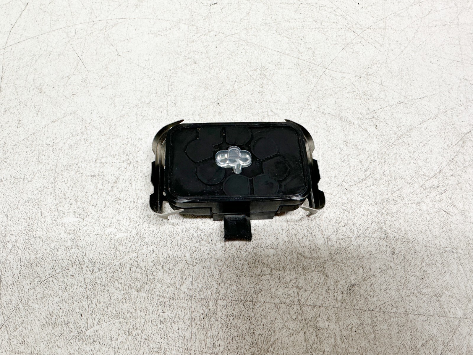 H411207 2003-2008 Maserati Quattroporte M139 Front Windshield Light Rain Sensor