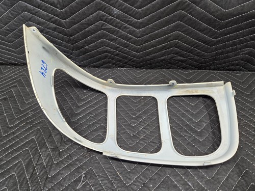 96-98 Ford Mustang Tail Light Housing Trim OEM Factory SET 1996 1997 1998 97 - Picture 5 of 6
