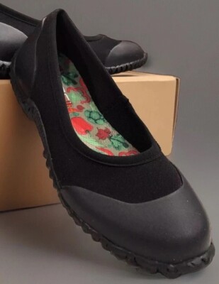 Hisea Sz 6 Slip on Garden shoes Black New