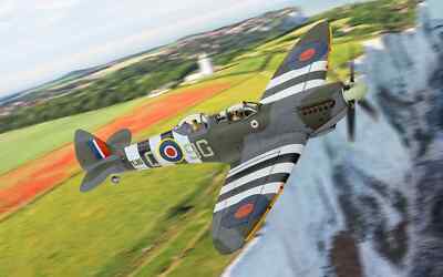 SPITFIRE T.9 MJ627 BIGGIN HILL HERITAGE HANGER - CORGI AA29202 1/72 - PRE ORDER
