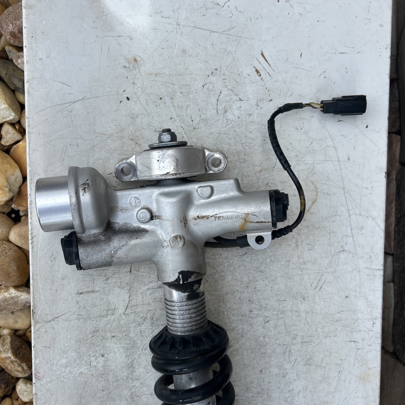2016 MCLAREN 540C REAR LEFT SUSPENSION STRUT SHOCK @ 13B1112CP 01711A87