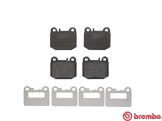 Brake Pads Set fits MERCEDES ML270 W163 2.7D Rear 00 to 05 OM612.963 Brembo New
