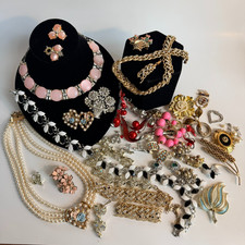 Vintage Costume Jewelry Lot Some Signed Coro Crown Trifari Lisner REPAIR CRAFT