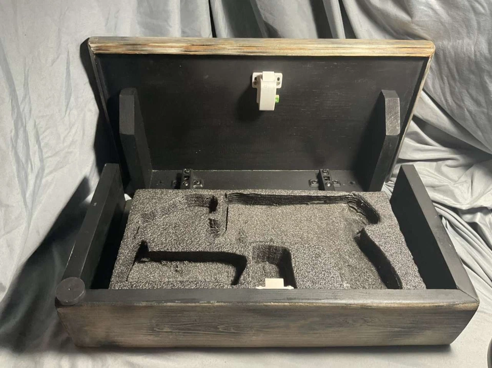 Estante de ocultación a vista lisa estante de pistola oculto imán gris envejecido seguro Foto 3 de 4