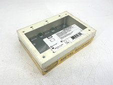 New Hubbell HBL57483IVA Metal Raceway Fitting Switch & Receptacle Box 3-Gang