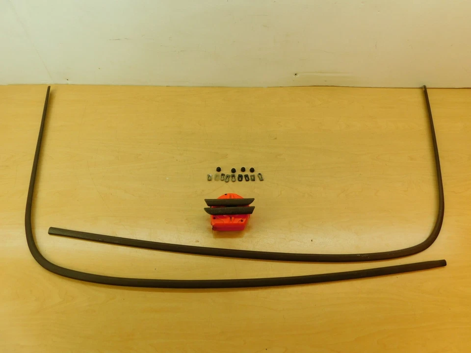 LOWER VINYL ROOF TRIM MOLDING SET 4 PCS 4-DOOR 1975 76 OLDSMOBILE 98 75ON1-8T7 - Image 2 of 4