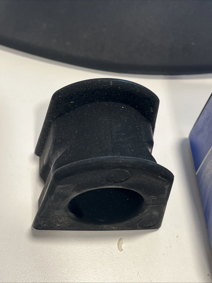 85 86 87 88 89 90 99 Chevrolet GMC P30 P3500 NOS buje barra estabilizadora delantera Foto 2 de 4