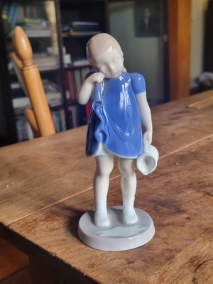 1970s BING & GRONDAHL Denmark Porcelain GIRL CRYING OVER SPILT MILK 7'' Figurine 
