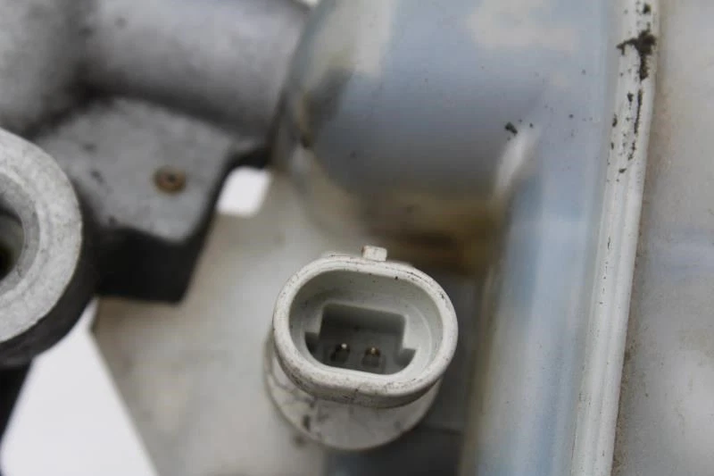 1998 BUICK LESABRE ТОРМОЗНОЙ ГЛАВНЫЙ ЦИЛИНДР С РЕЗЕРВУАРОМ 18016548 - Изображение 4 из 4