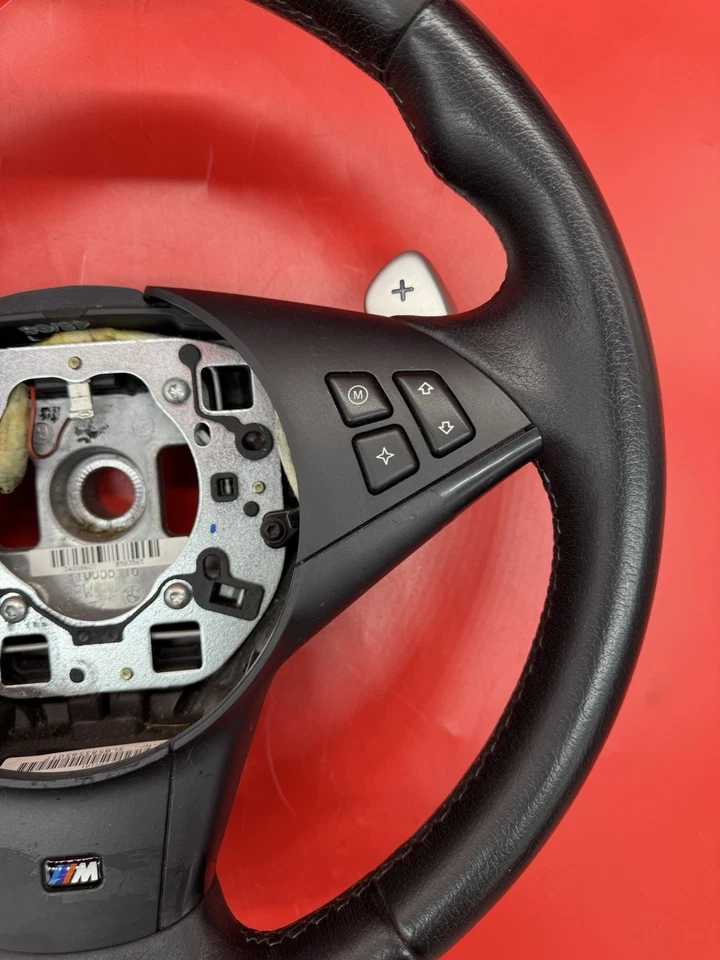 06-10 Volante de cuero BMW M5 M6 E60 E63 E64 SMG con palancas de cambio Foto 4 de 4