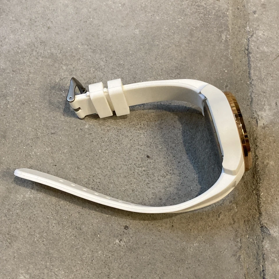 Reloj rastreador de fitness iFit cara analógica dorada blanca con cargador funciona *LEER* Foto 3 de 4