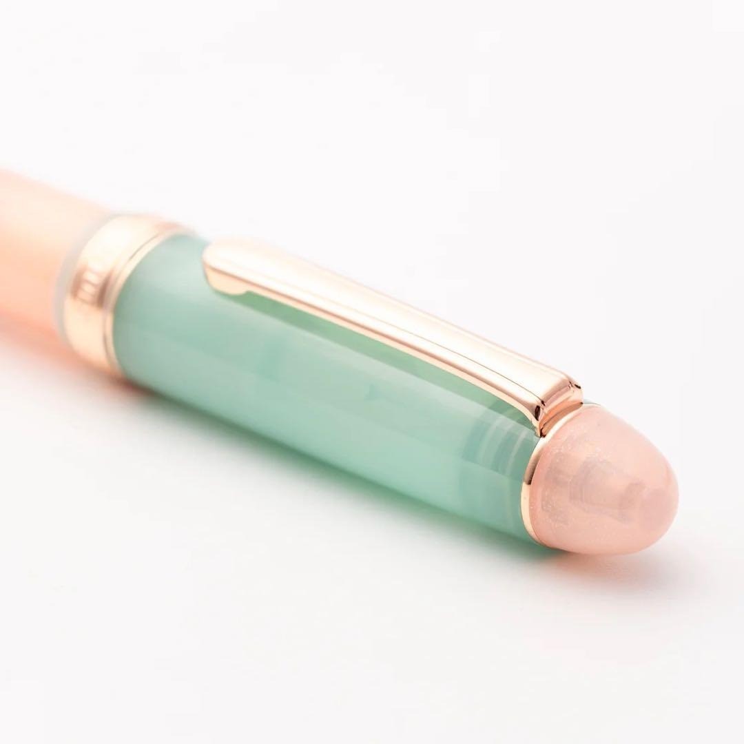 Hachimonjiya Original 14K Fountain Pen Akizakura EF Pink Gold
