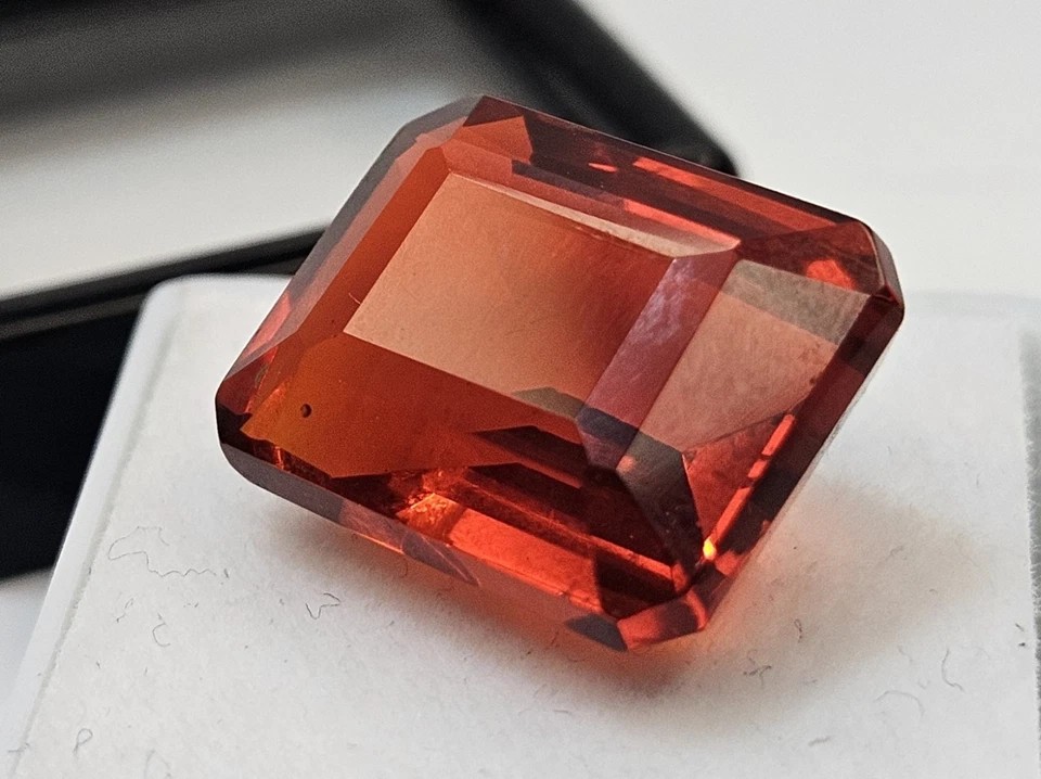 Sunset Colour Natural Hessonite 14-15 Ct Emerald Cut Certified Gemstone FR-110 - Image 4 of 4
